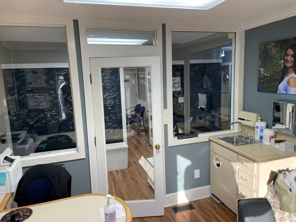 EBAEF5AD-A495-4E61-B0CF-07A5D07635C2_1_105_c